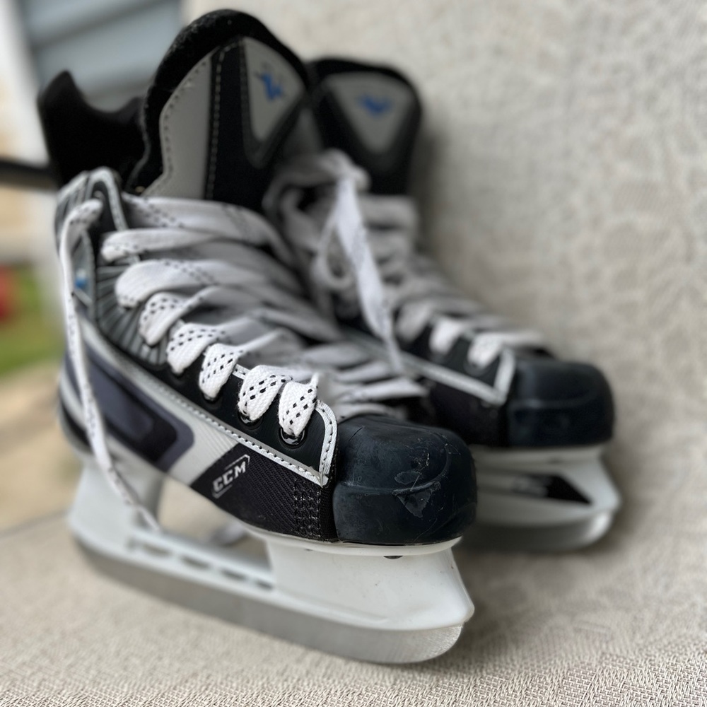 Boys size 1 ice skates.  Barely used